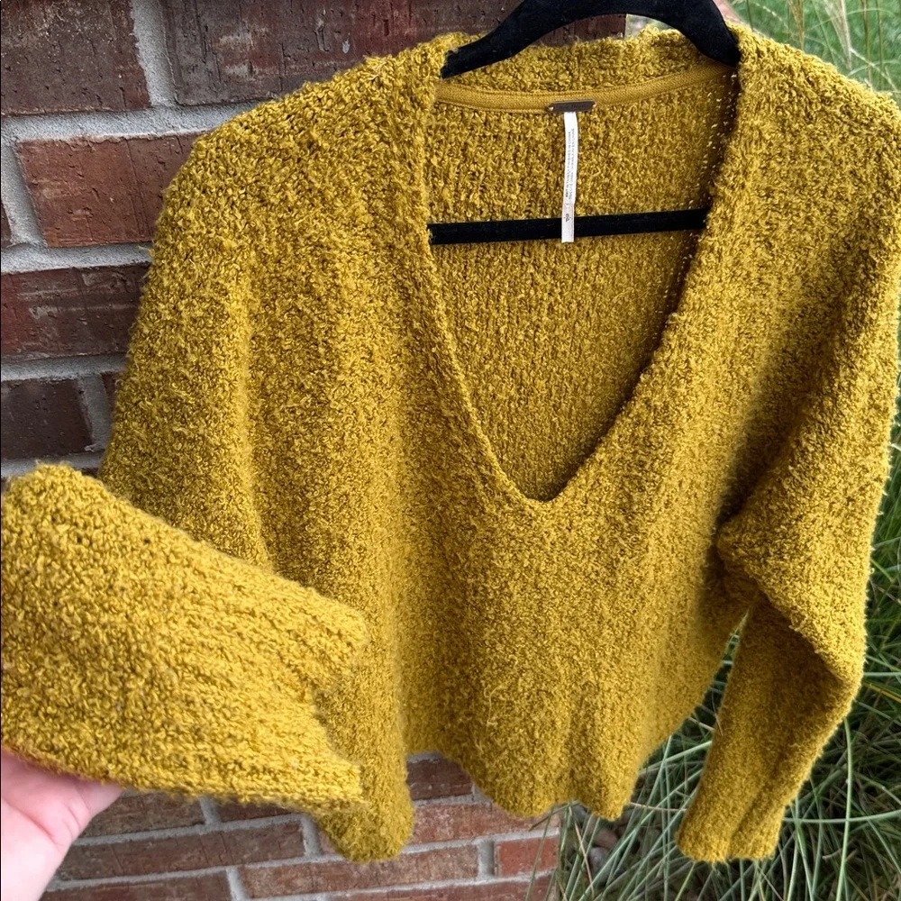 Free People Ladies S Finders Keepers Mustard Yellow V-Neck Sweater
